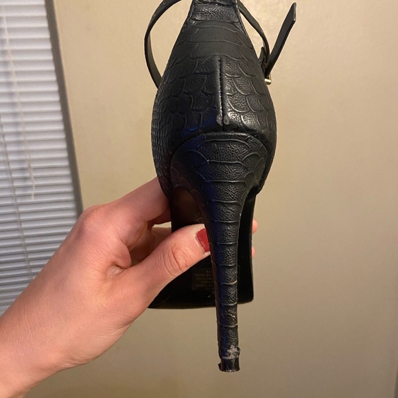 EXPRESS SHOES - Picture 12 of 13